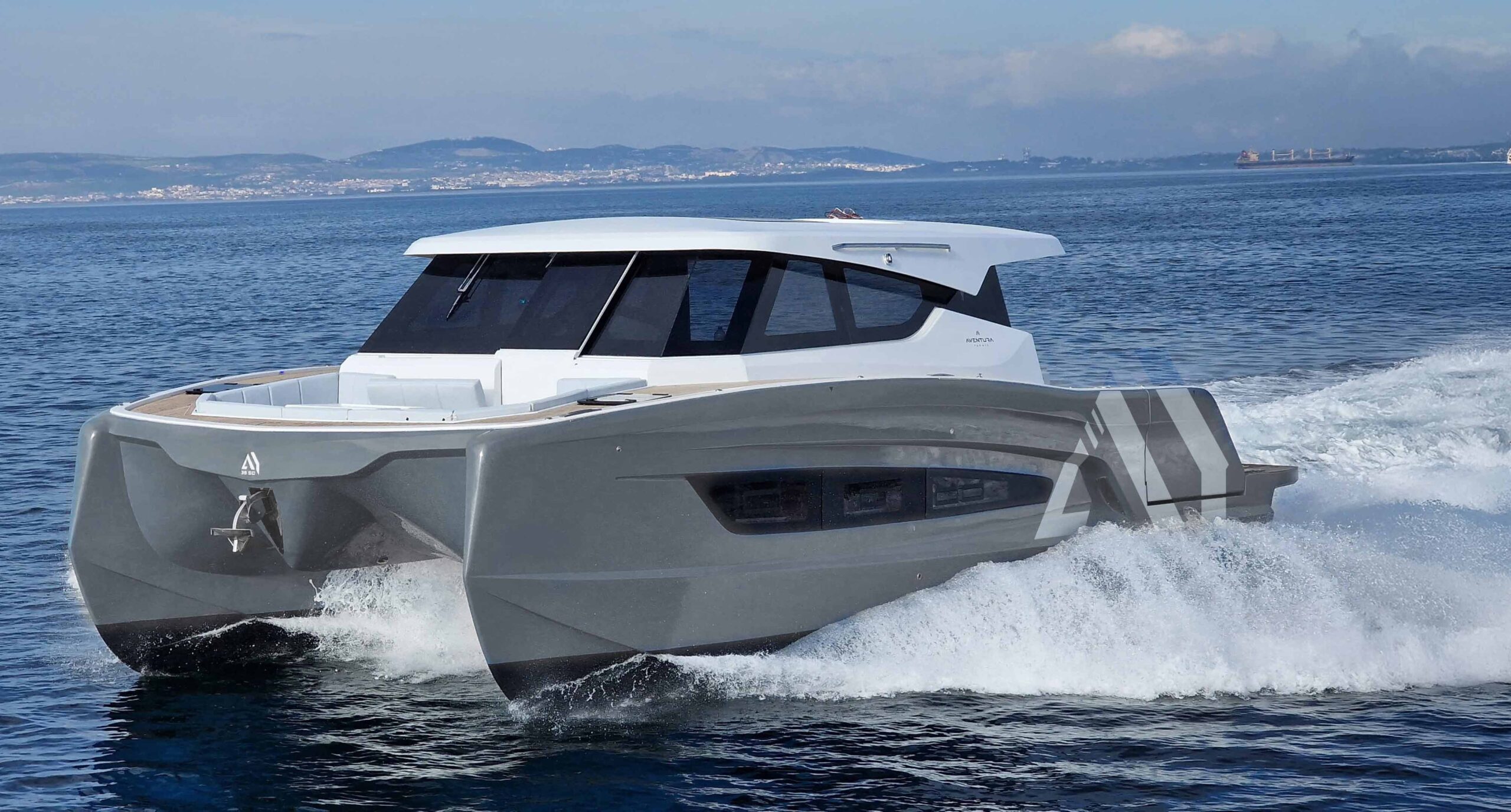 Aventura 38 Review by Multicoques Magazine